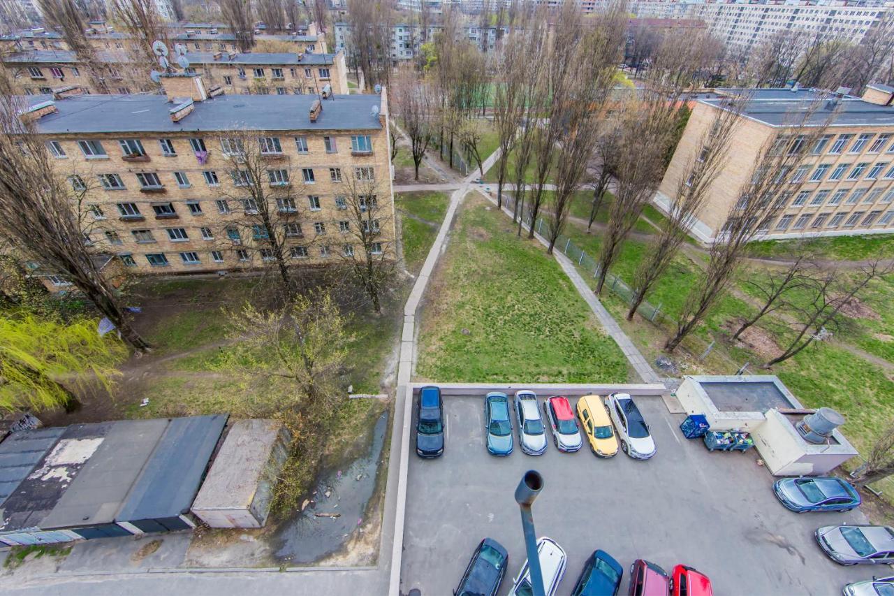 Просторная Однокомнатная Квартира Возле Скоростного Трамвая Kiev Bagian luar foto
